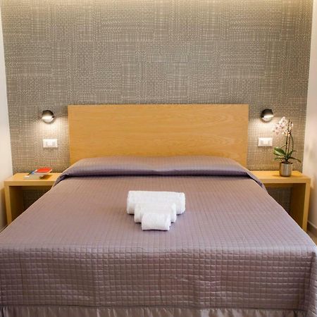 Tuile 34 Bed and Breakfast Lecce Buitenkant foto